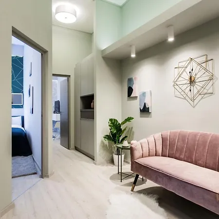 Elegant Duplex Near Greenery *